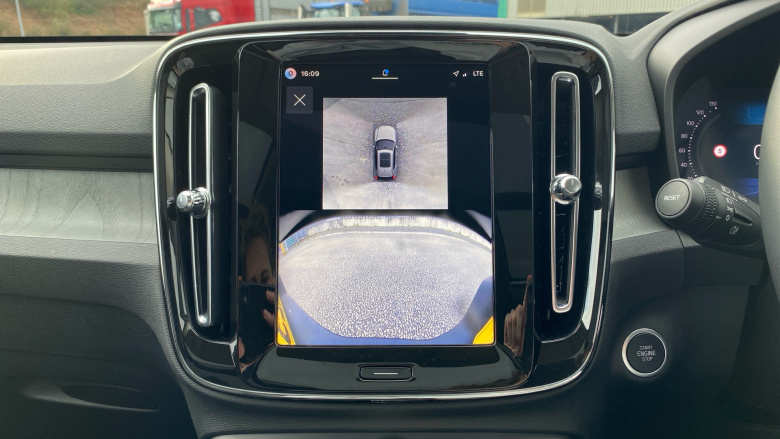 Volvo XC40 2.0 B3P Ultra Dark 5dr Auto Petrol Estate